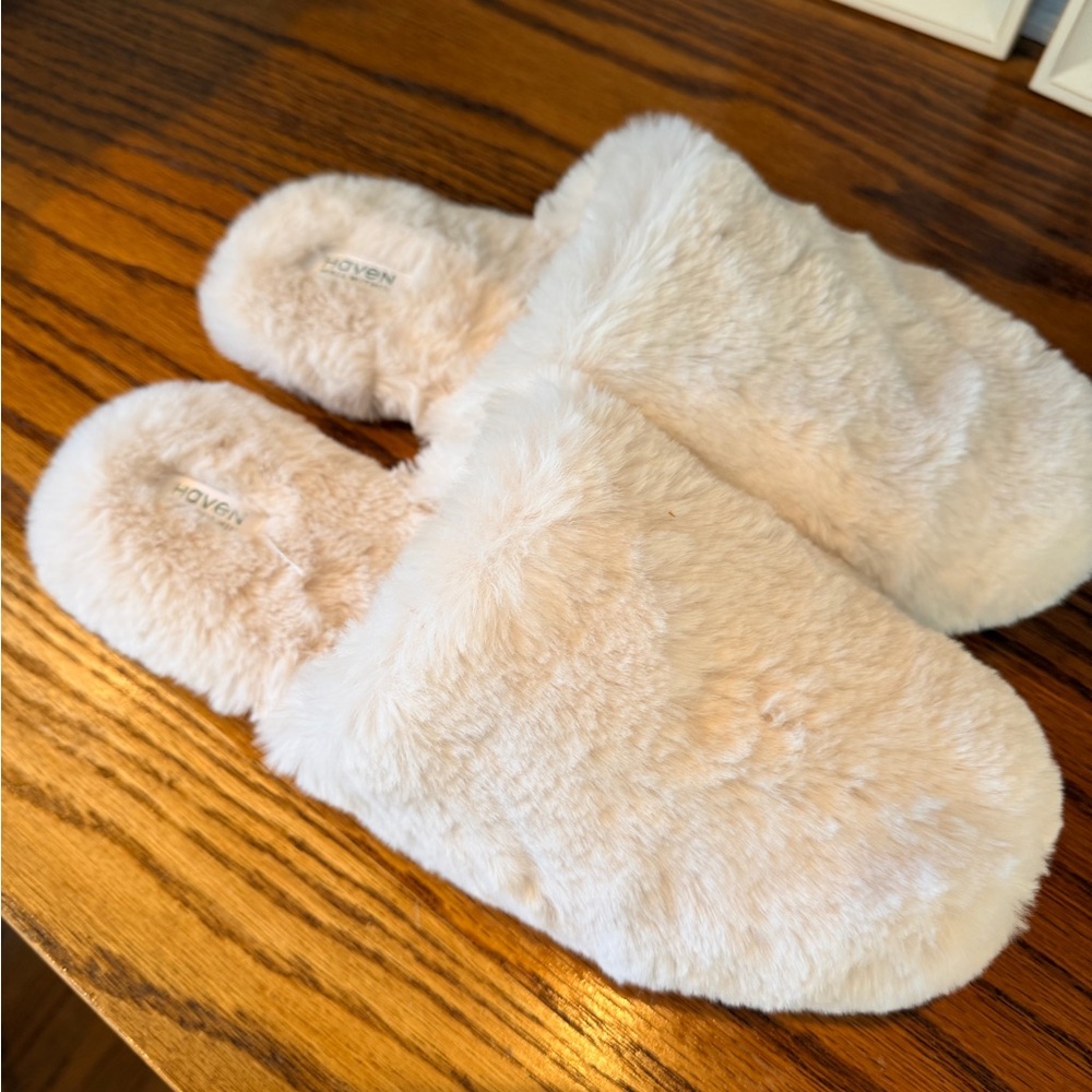 Cozy Cream Faux Fur Slippers